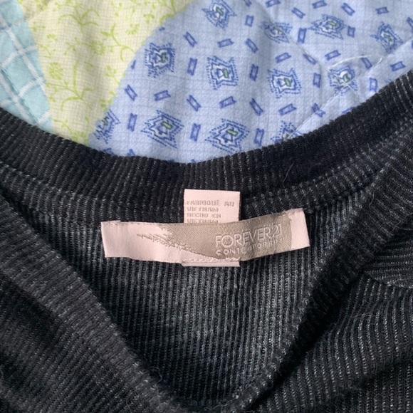 Black Mini Dress Size M but fits bigger - Picture 2 of 2